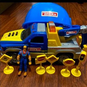 Tonka Tow Truck Bundle With Blue Tonka Construction Hat